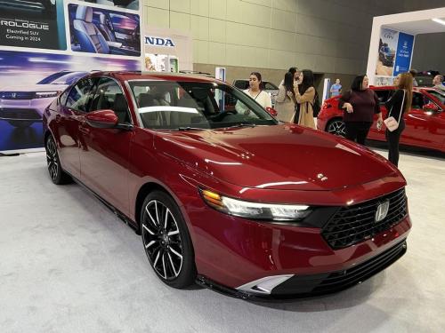 Get advanced! Exposition of interior of a real car of new Accord
