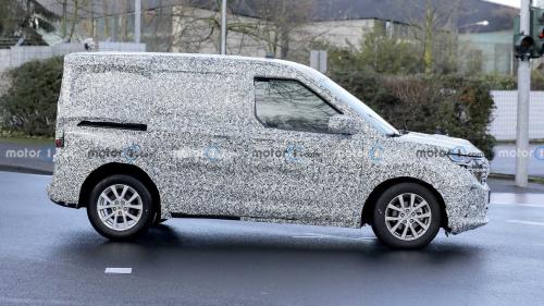 European version of Wuling Hongguang? Spy photos of body of new Ford Transit Courier
