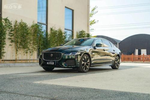 Abandoning serious uniformity, what else does a Jaguar sedan have besides design?
